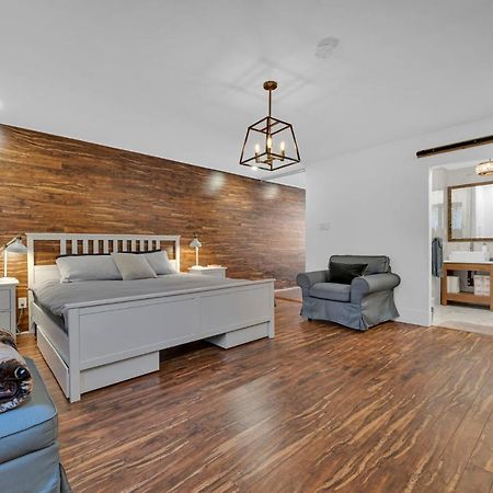 Amazing Fully Renovated Apartment On Queen St. 多伦多 外观 照片