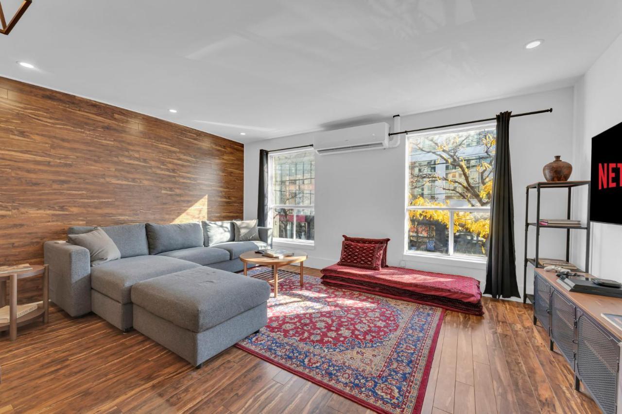 Amazing Fully Renovated Apartment On Queen St. 多伦多 外观 照片