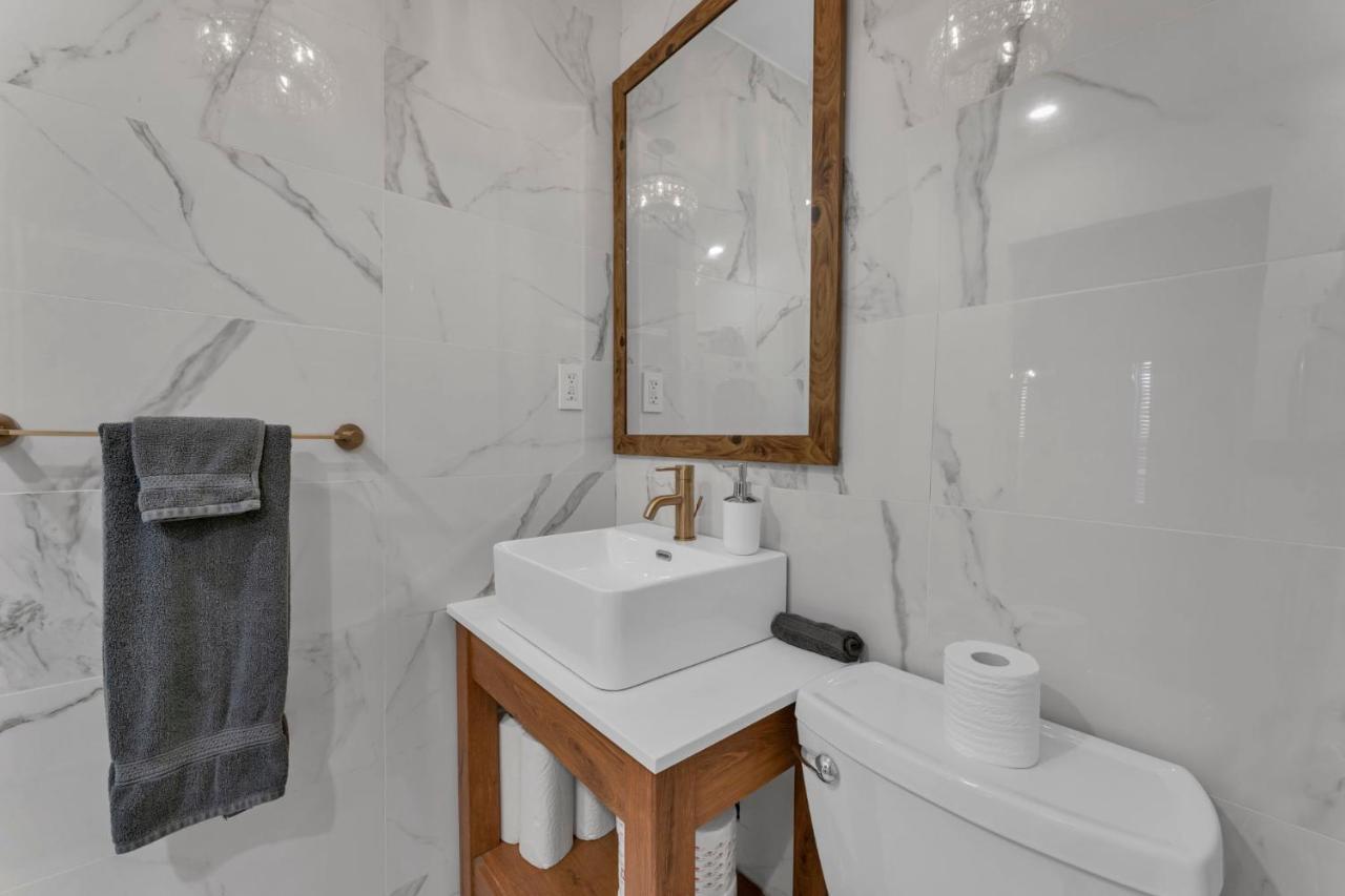 Amazing Fully Renovated Apartment On Queen St. 多伦多 外观 照片