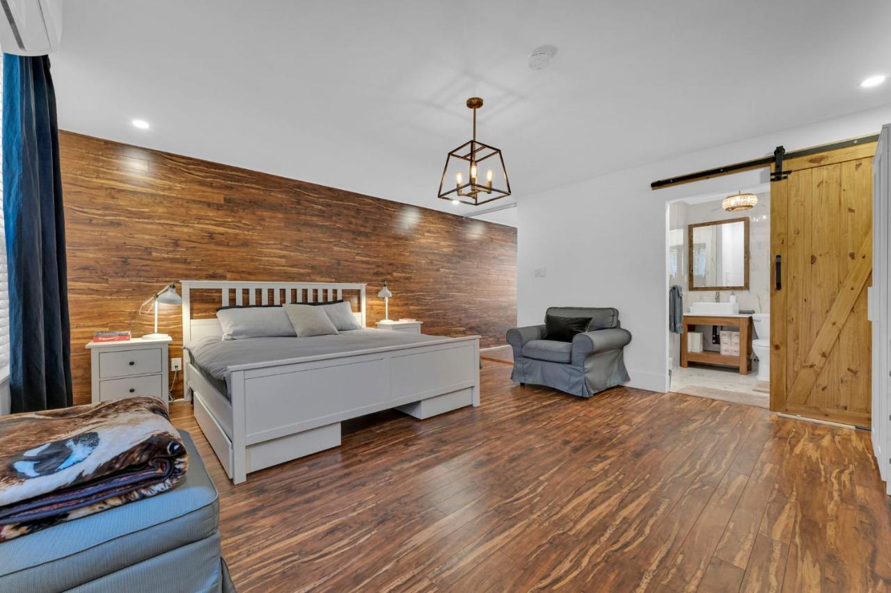 Amazing Fully Renovated Apartment On Queen St. 多伦多 外观 照片