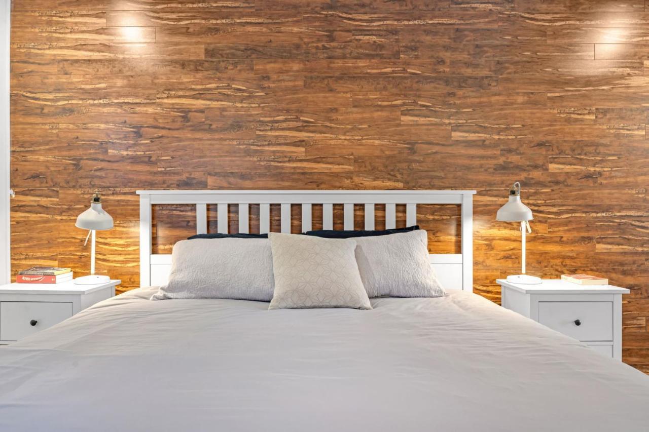Amazing Fully Renovated Apartment On Queen St. 多伦多 外观 照片