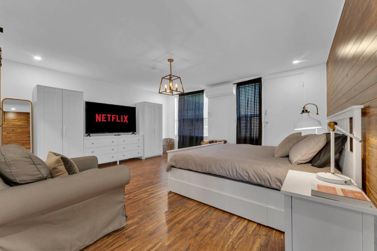 Amazing Fully Renovated Apartment On Queen St. 多伦多 外观 照片